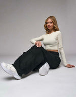 Relaxed Black Wide-Leg Jeans