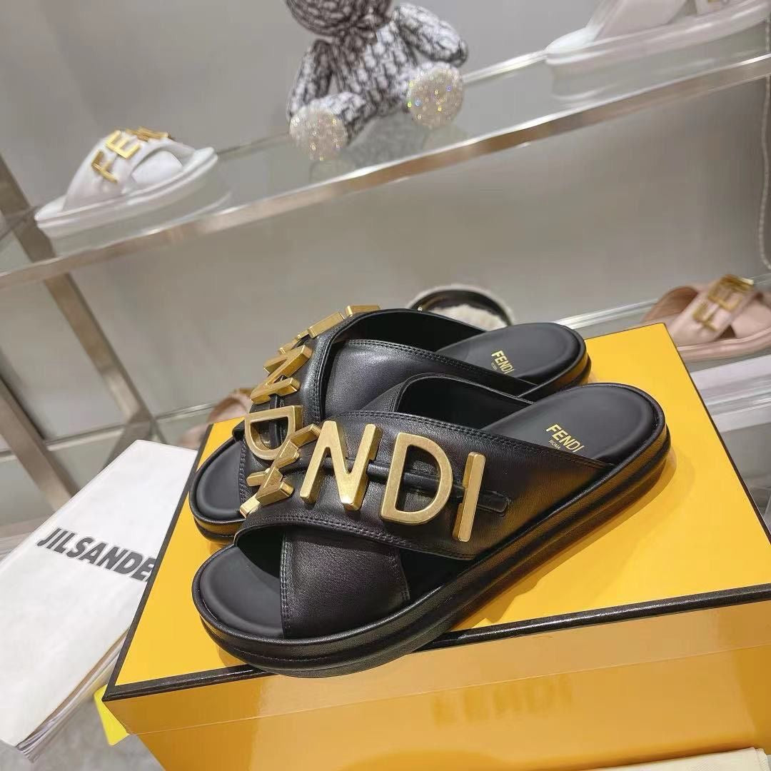 Fendi Leather Sandals