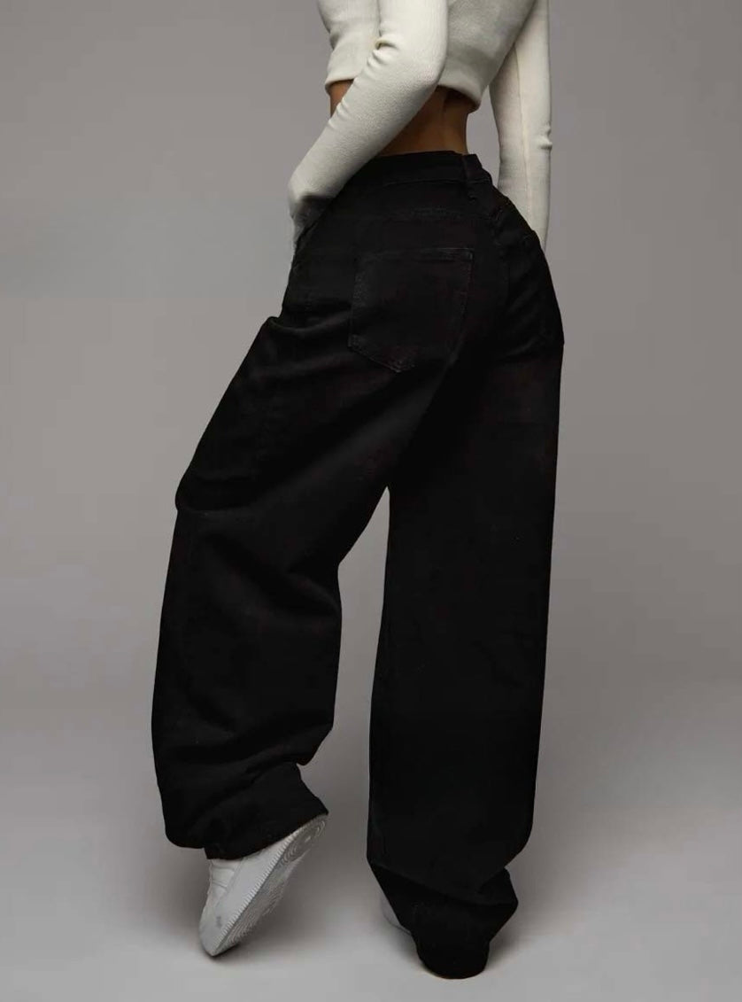 Relaxed Black Wide-Leg Jeans