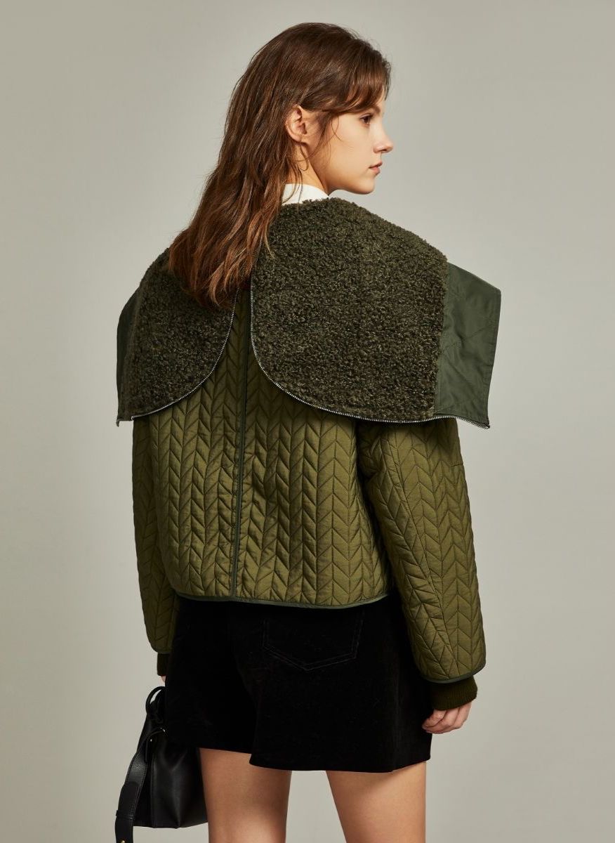 Loose large collar women's Jacket.