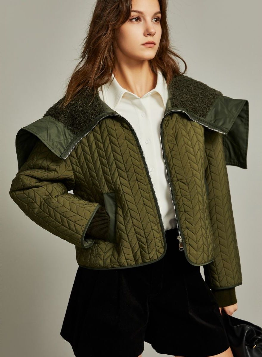 Loose large collar women's Jacket.