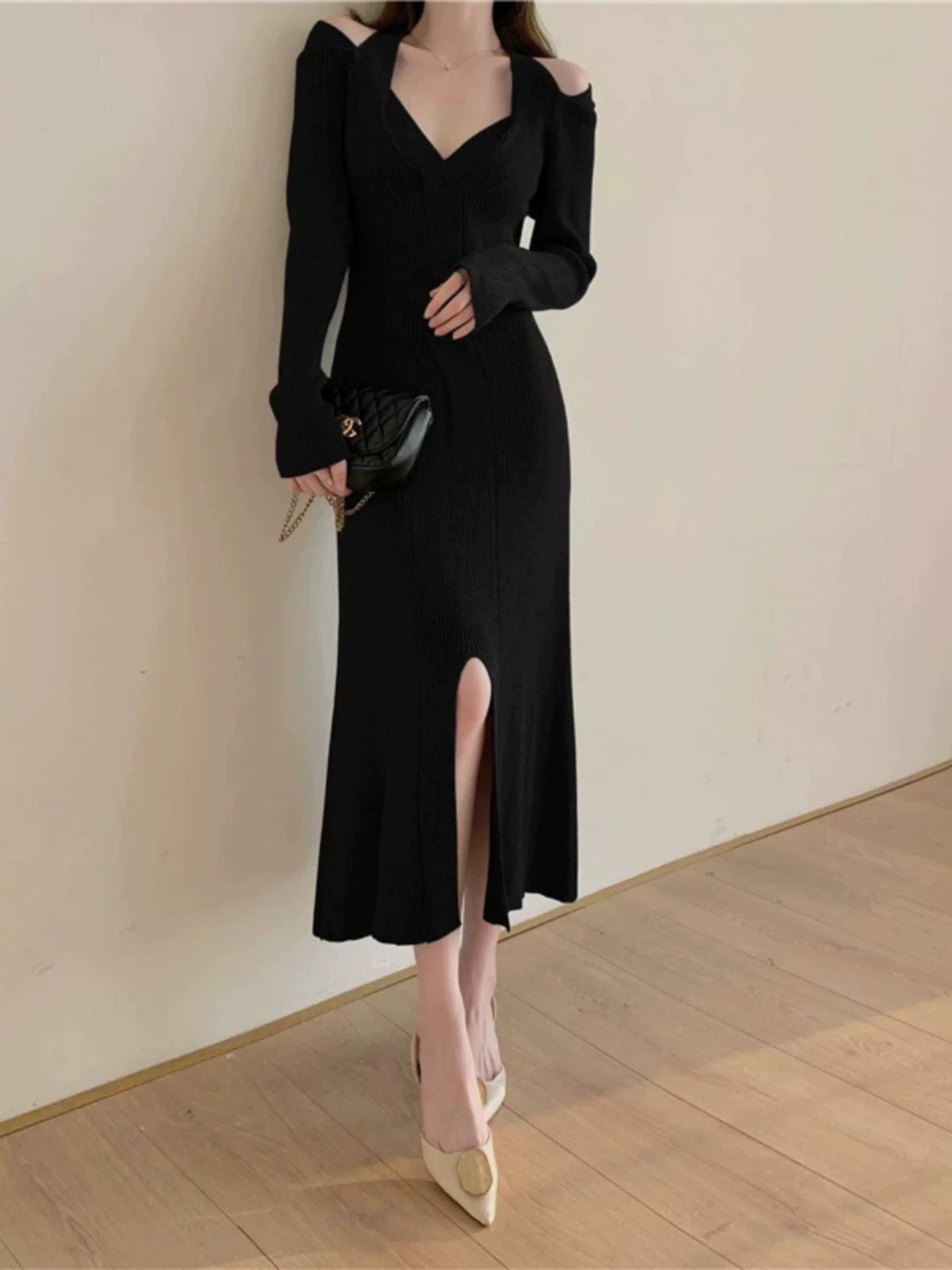 Halterneck sweater knitted dress