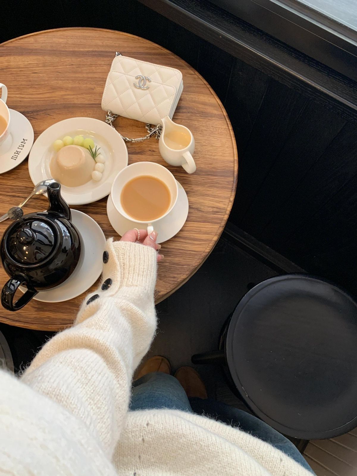 Retro design knitted sweater