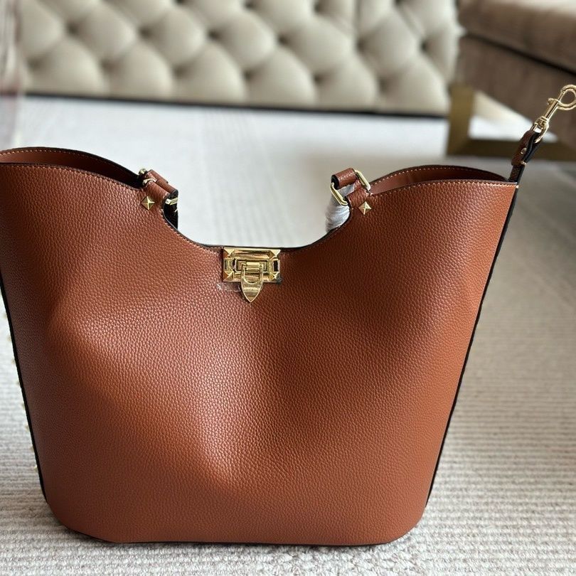 Valentino bucket stylish