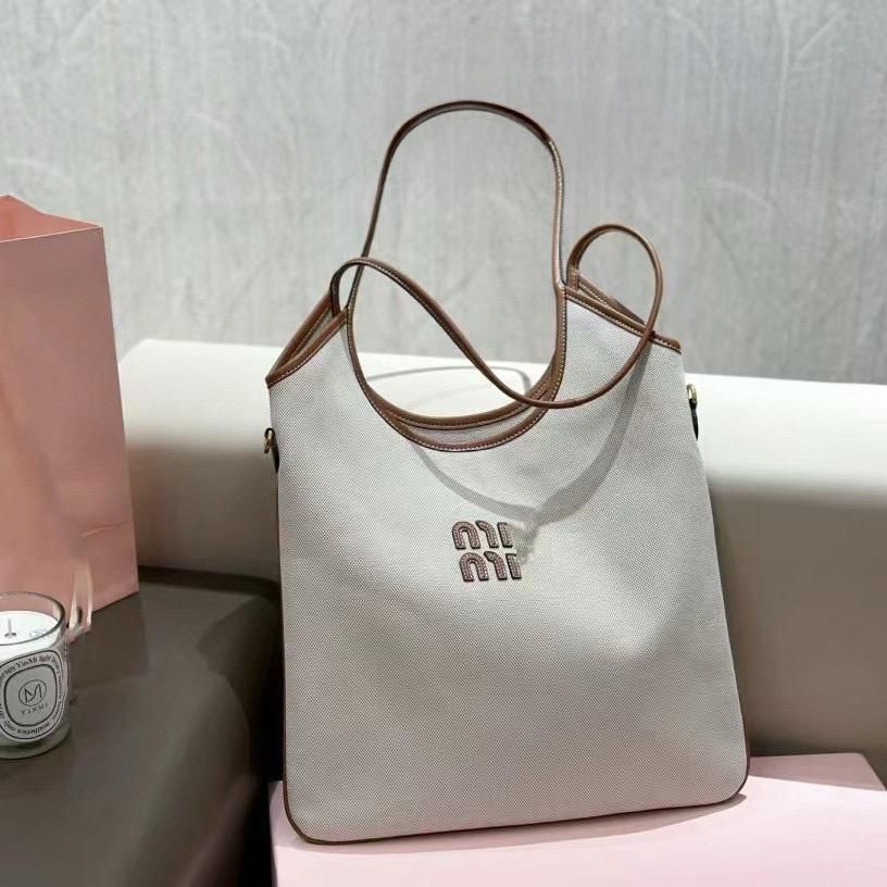 MIU MIULarge Tote bag