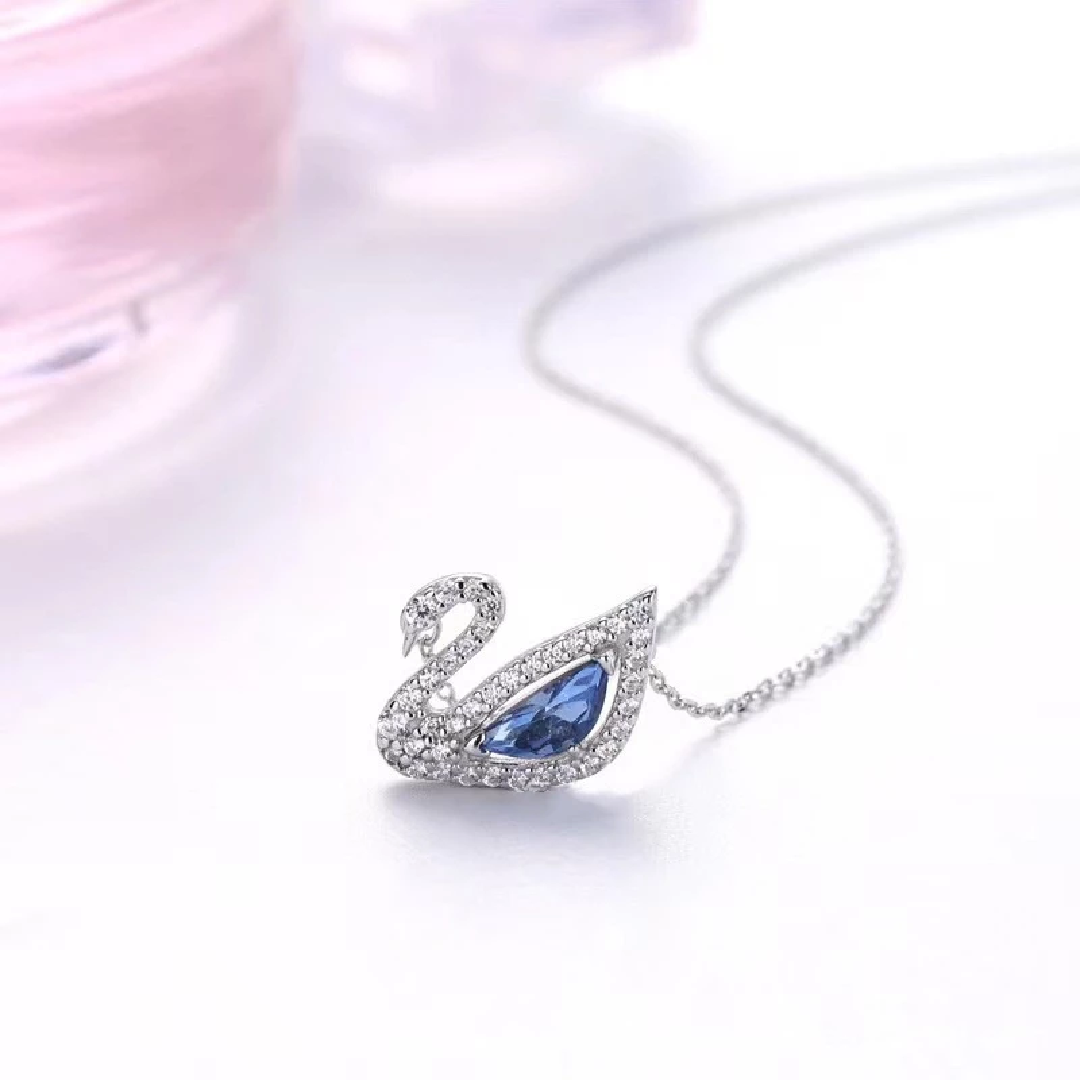 Swarovski Swan Crystal Necklace – Elegant Gift Set