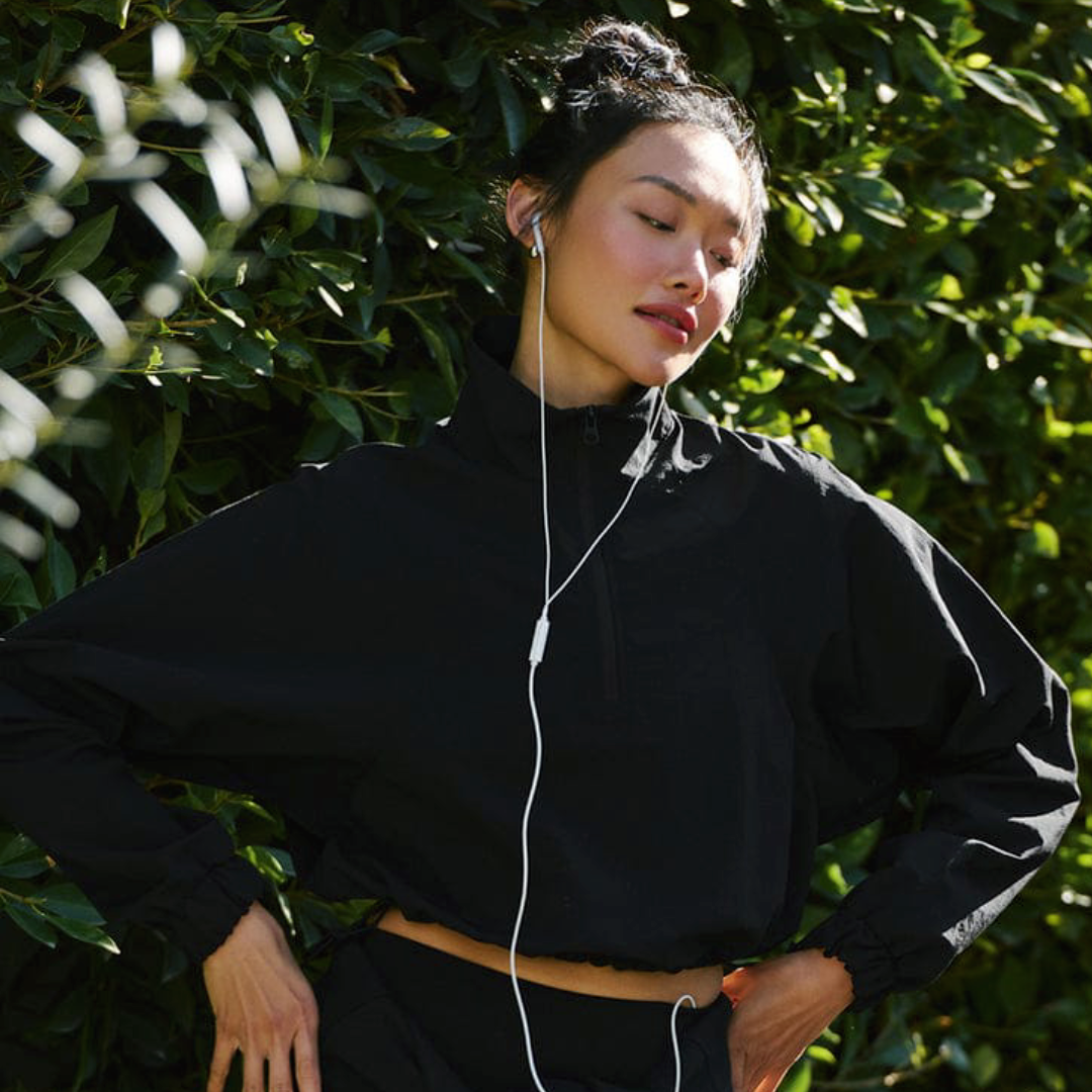 Alo Yoga Cropped Half-Zip Pullover & Flowy Training Short Set