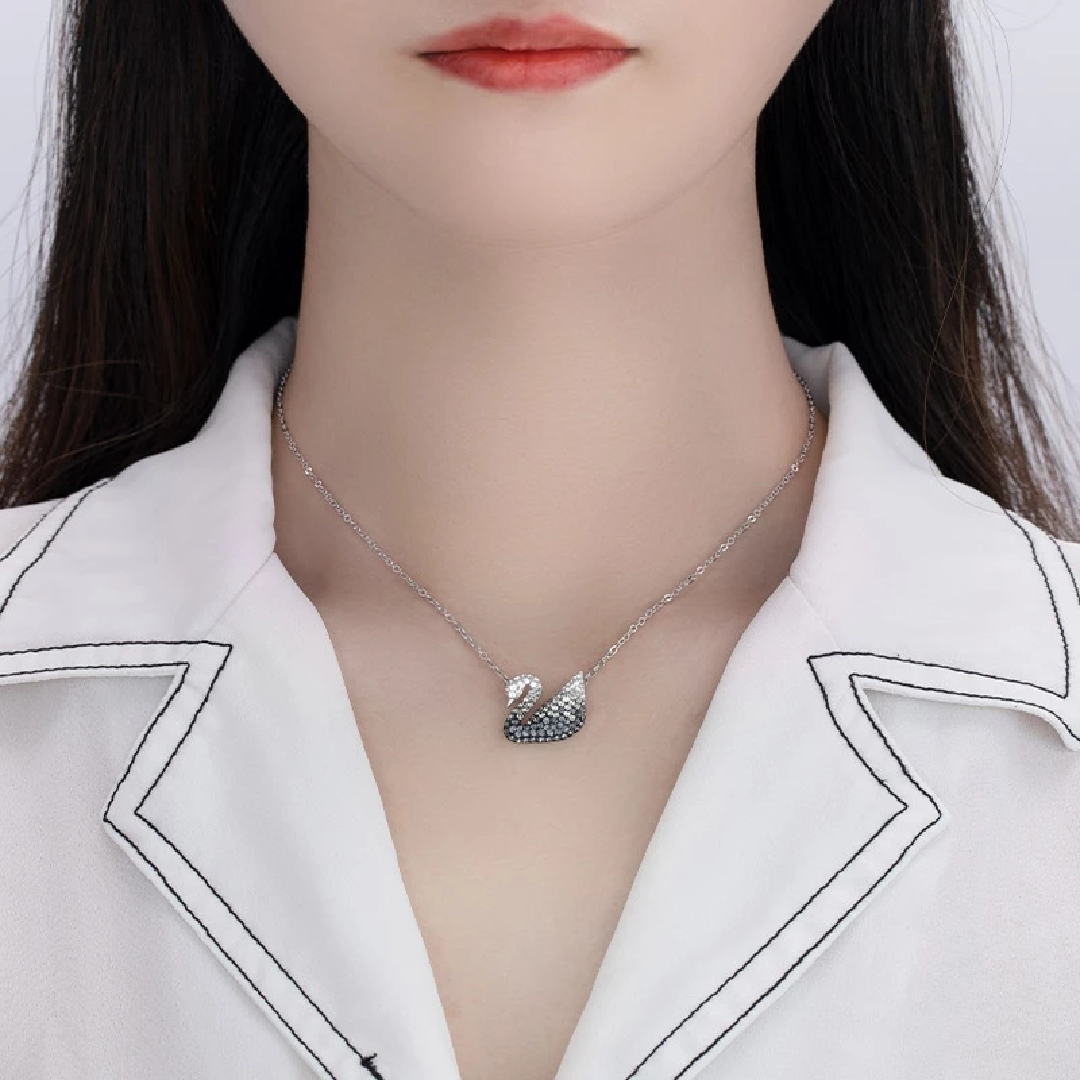 Swarovski Swan Crystal Necklace – Elegant Gift Set