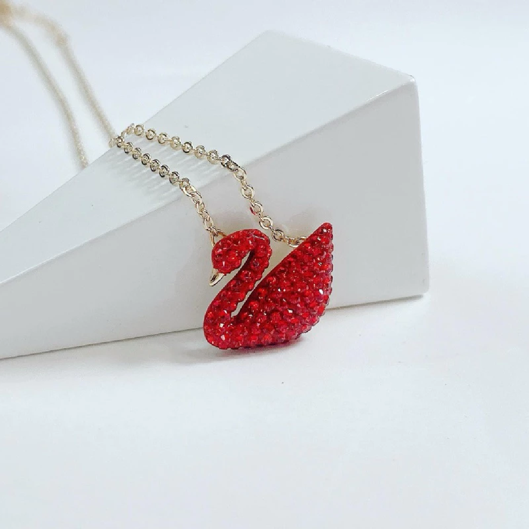 Swarovski Swan Crystal Necklace – Elegant Gift Set