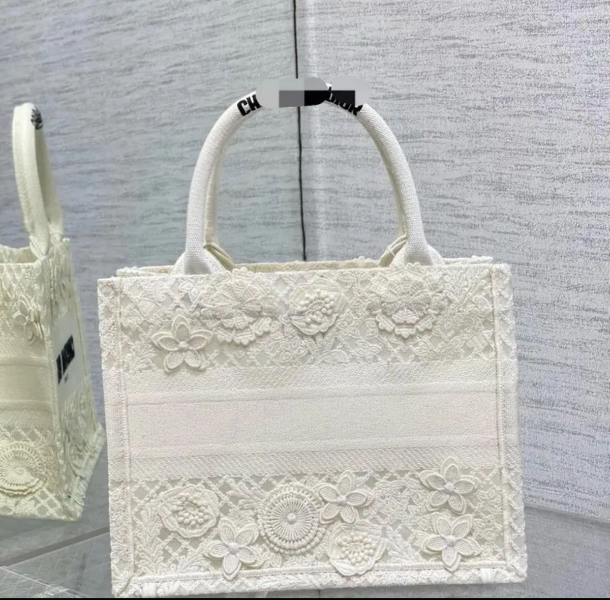 White silk flower trumpet, silk scarf