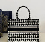 Houndstooth medium size silk scarf