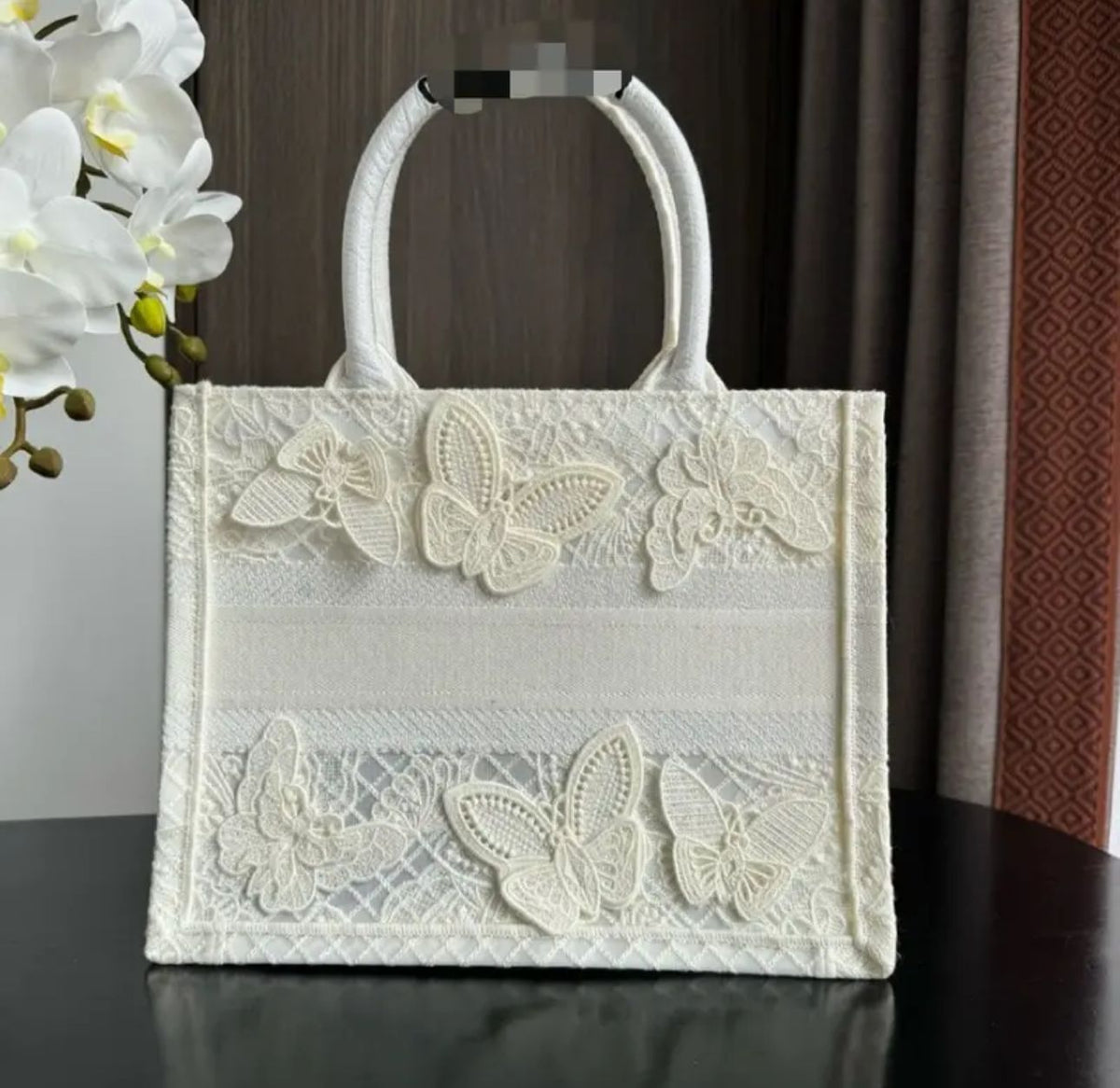 Huaer medium size comes with silk scarf