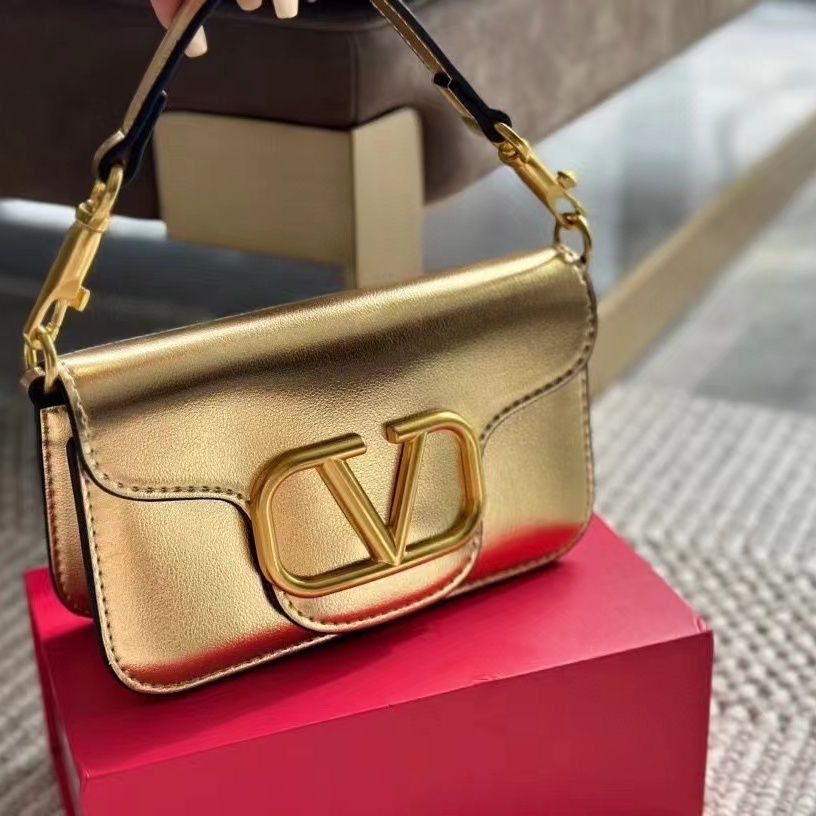 Valentino Garavani VLogo Chain Shoulder Bag