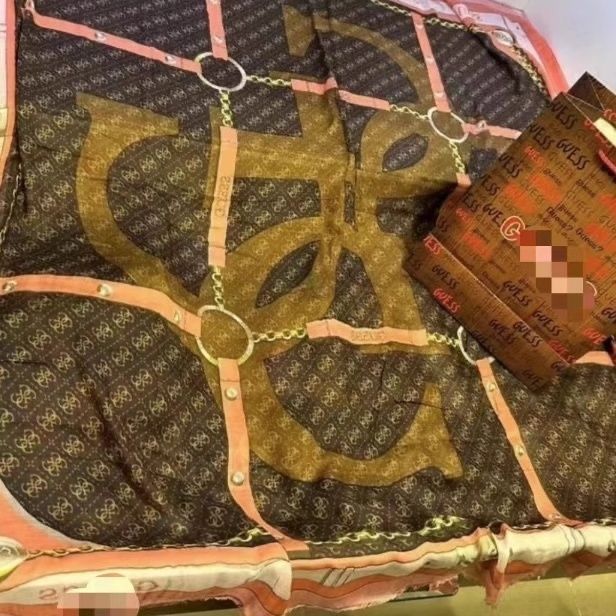 Elegant patterned shawl