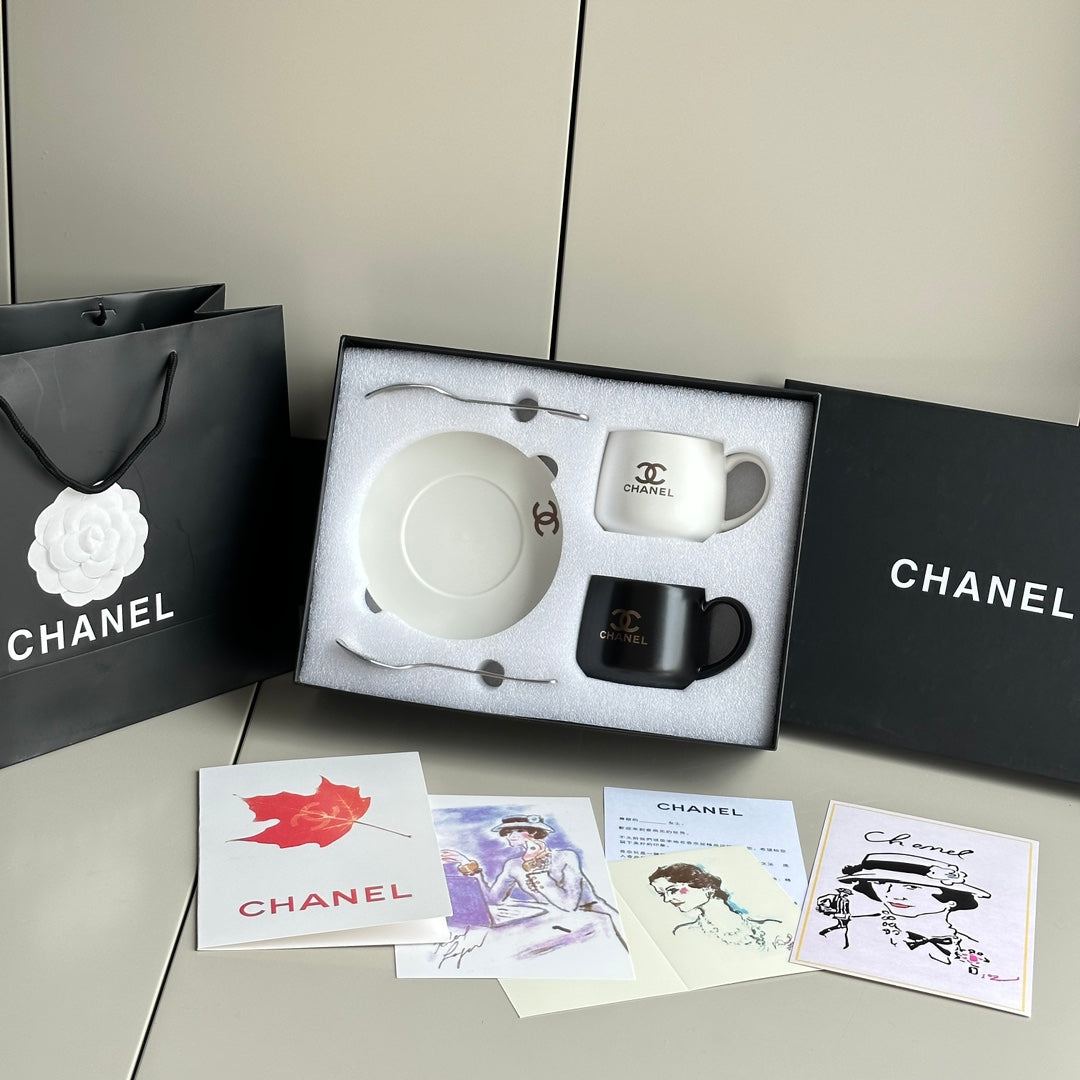 Chanel Cup set