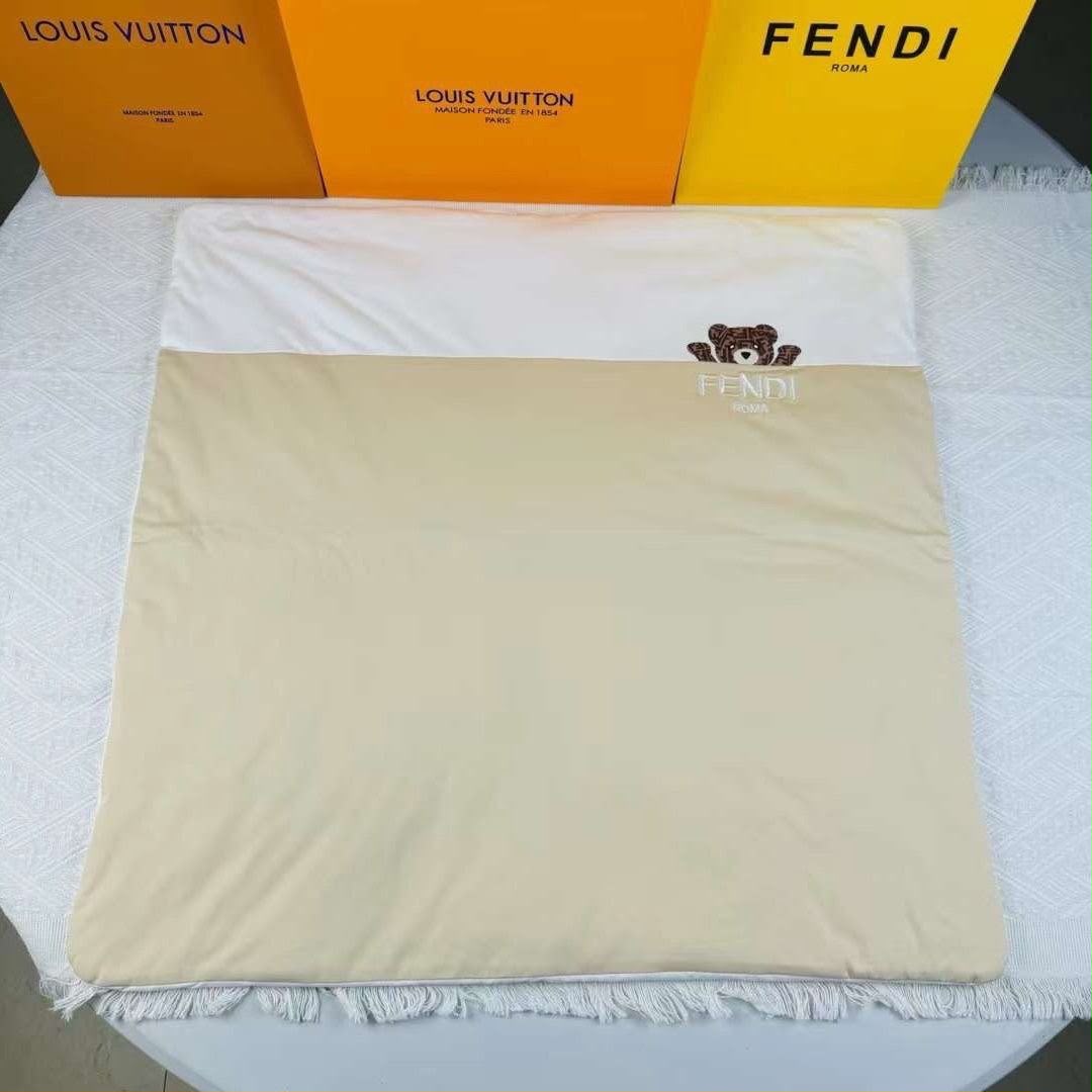 Fendi Cute Bear Motif Baby Set