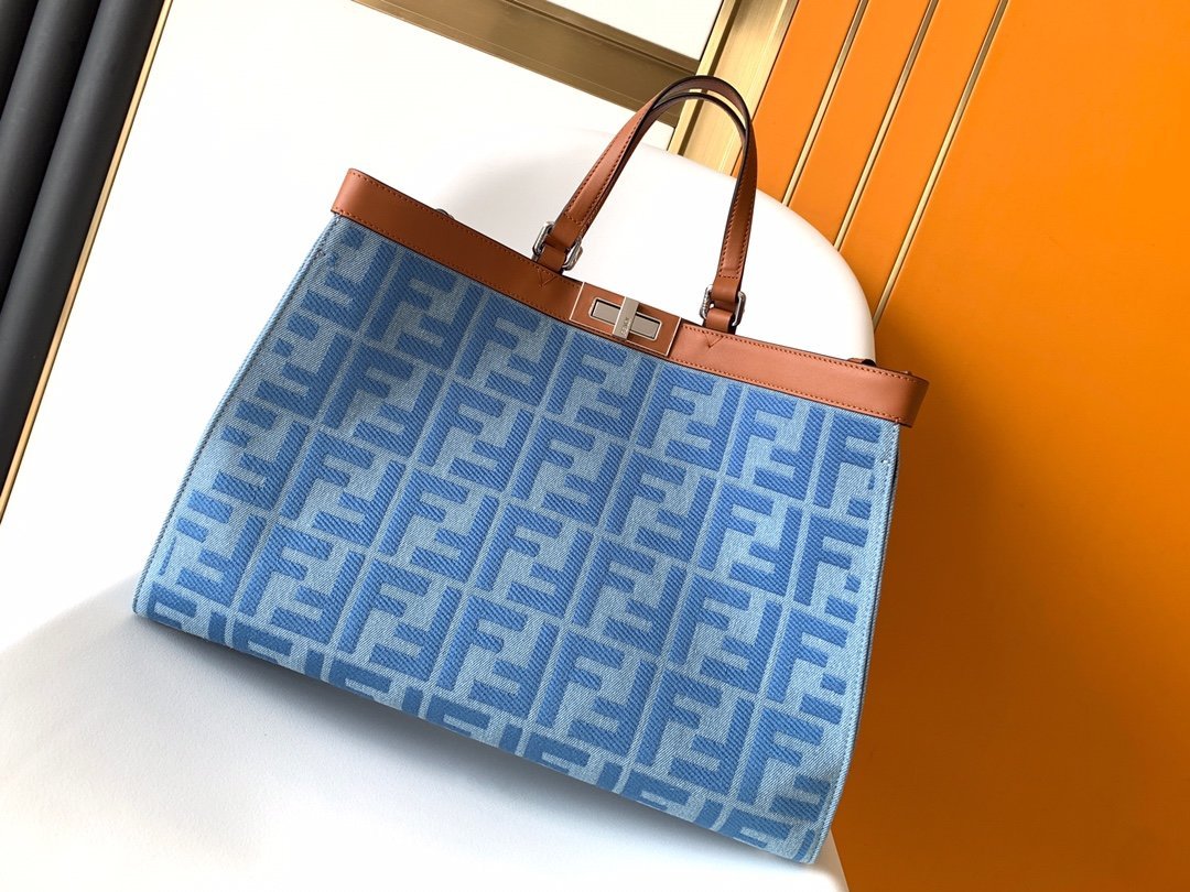 Fendi Peekaboo X-Tote Bag