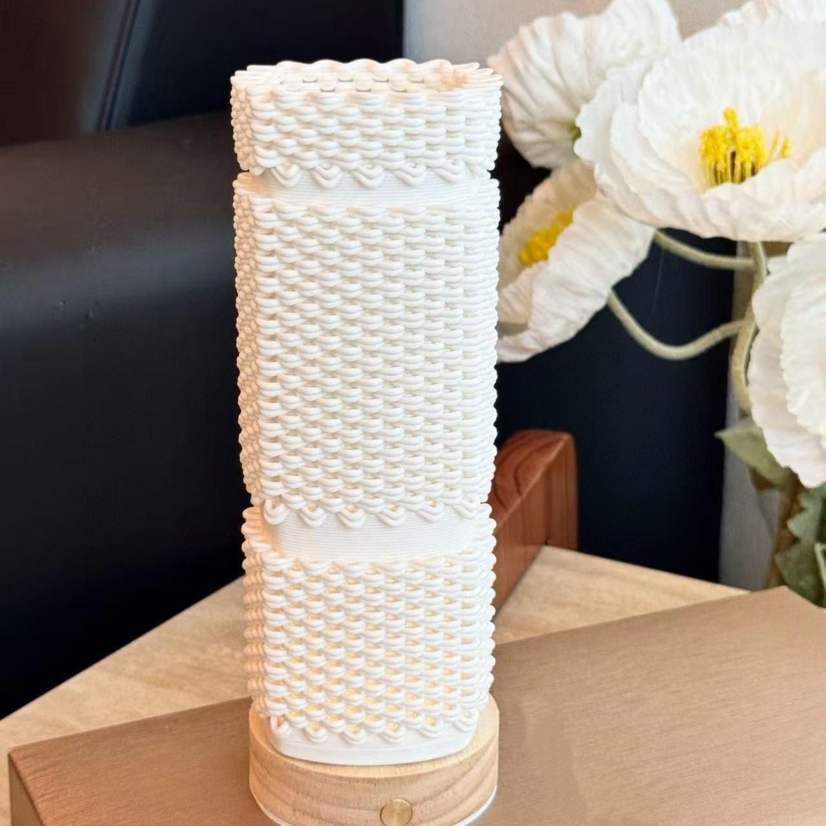 Modern minimalist ins style exquisite design ceramic white geometric pattern decorative desk lamp home desktop ornament