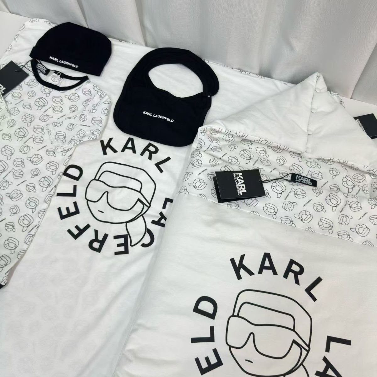 Karl Lagerfeld Kids Black Nursery Baby set