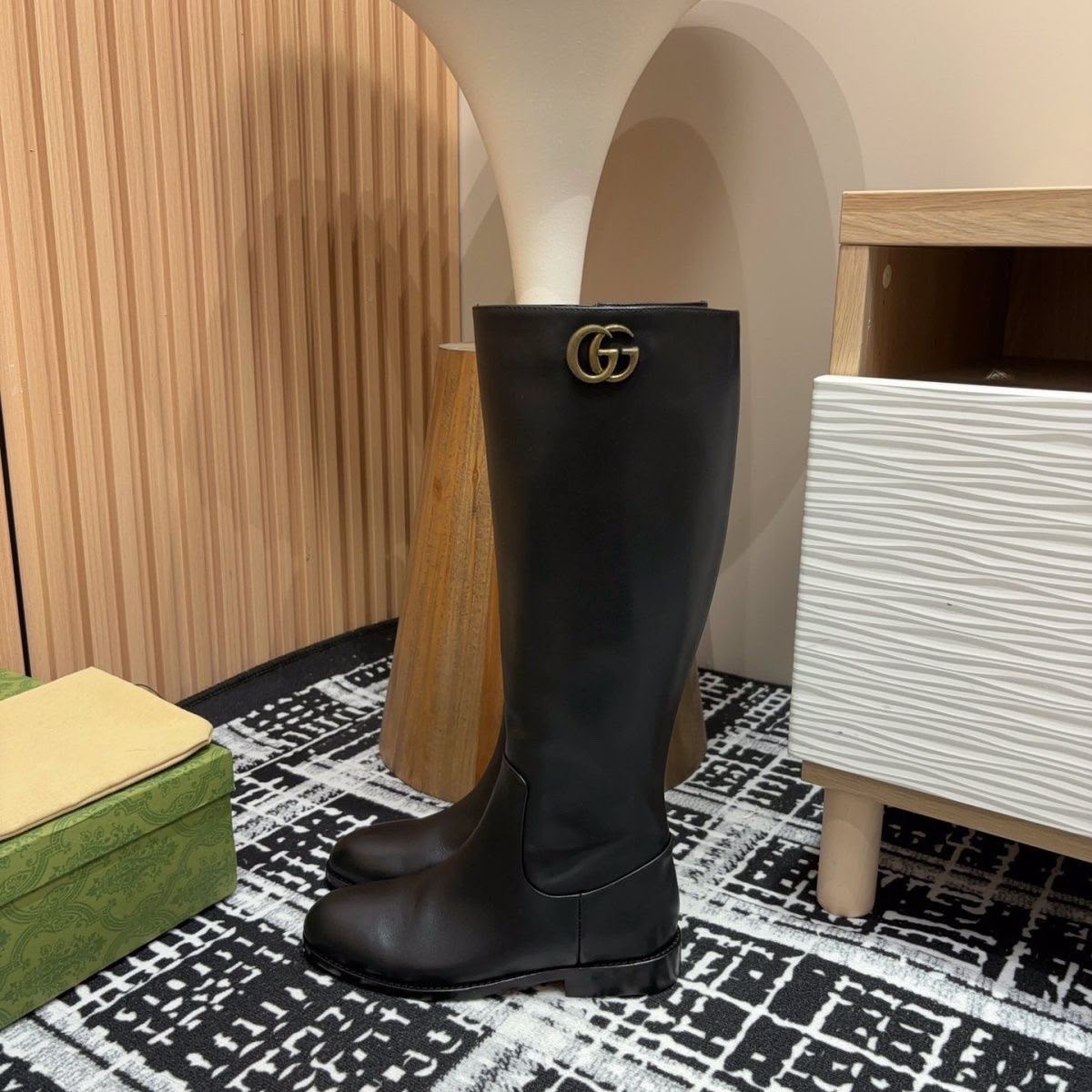Gucci Leather boots