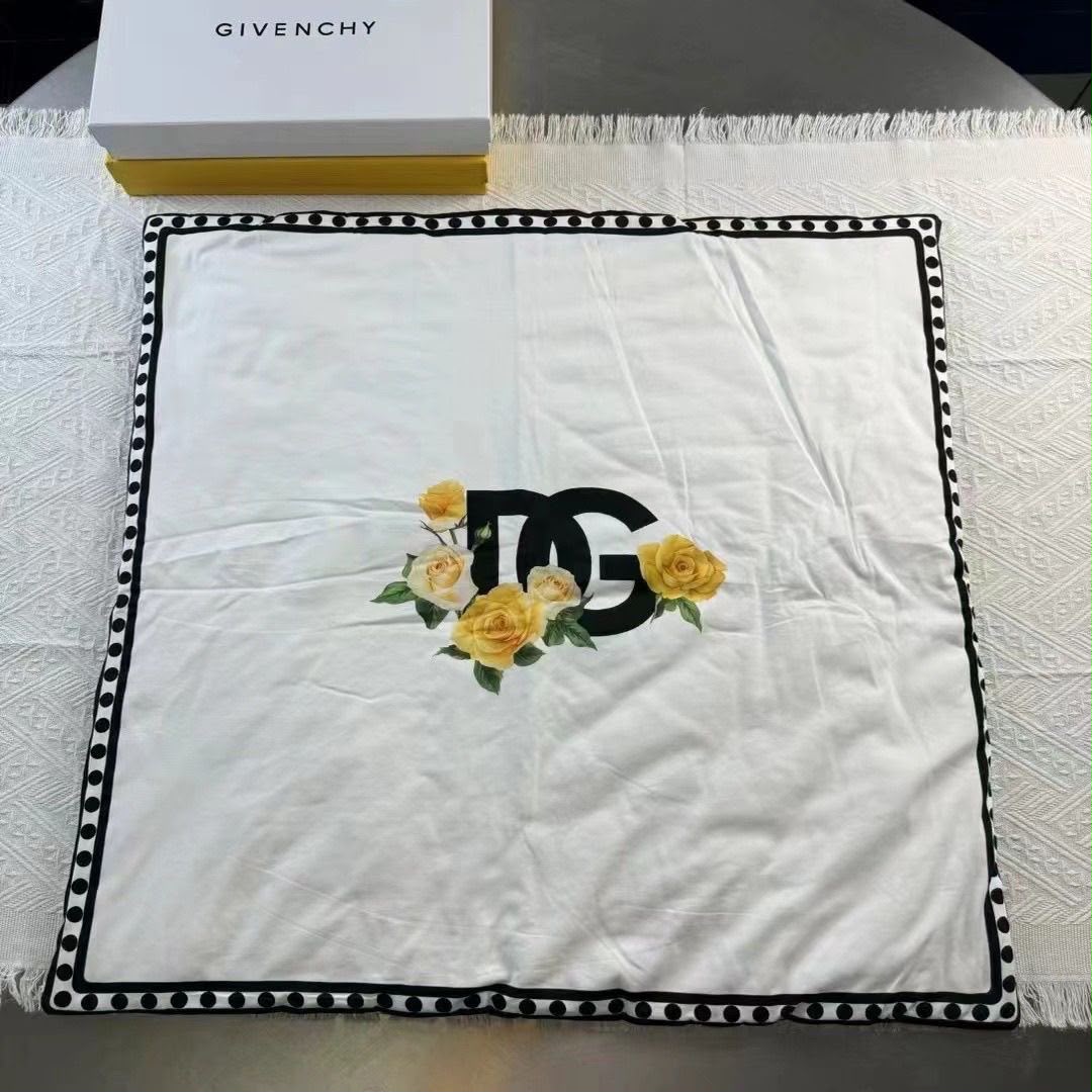Dolce & Gabbana Yellow roses floral print  baby set