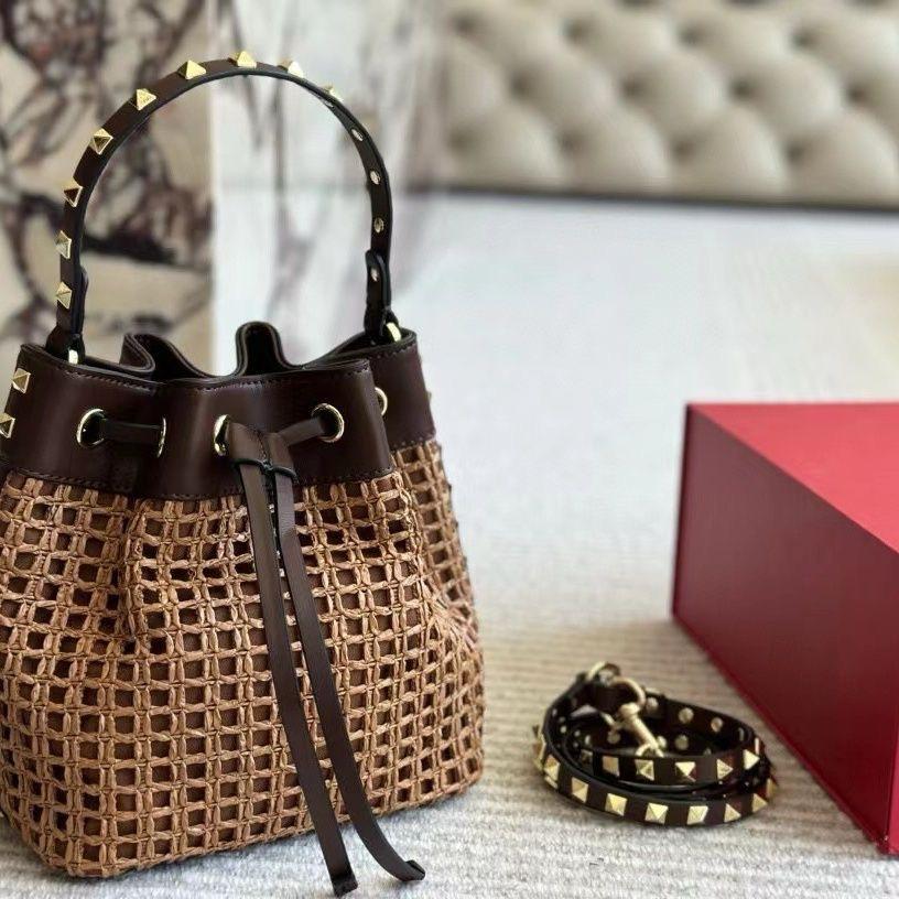 Valentino bucket