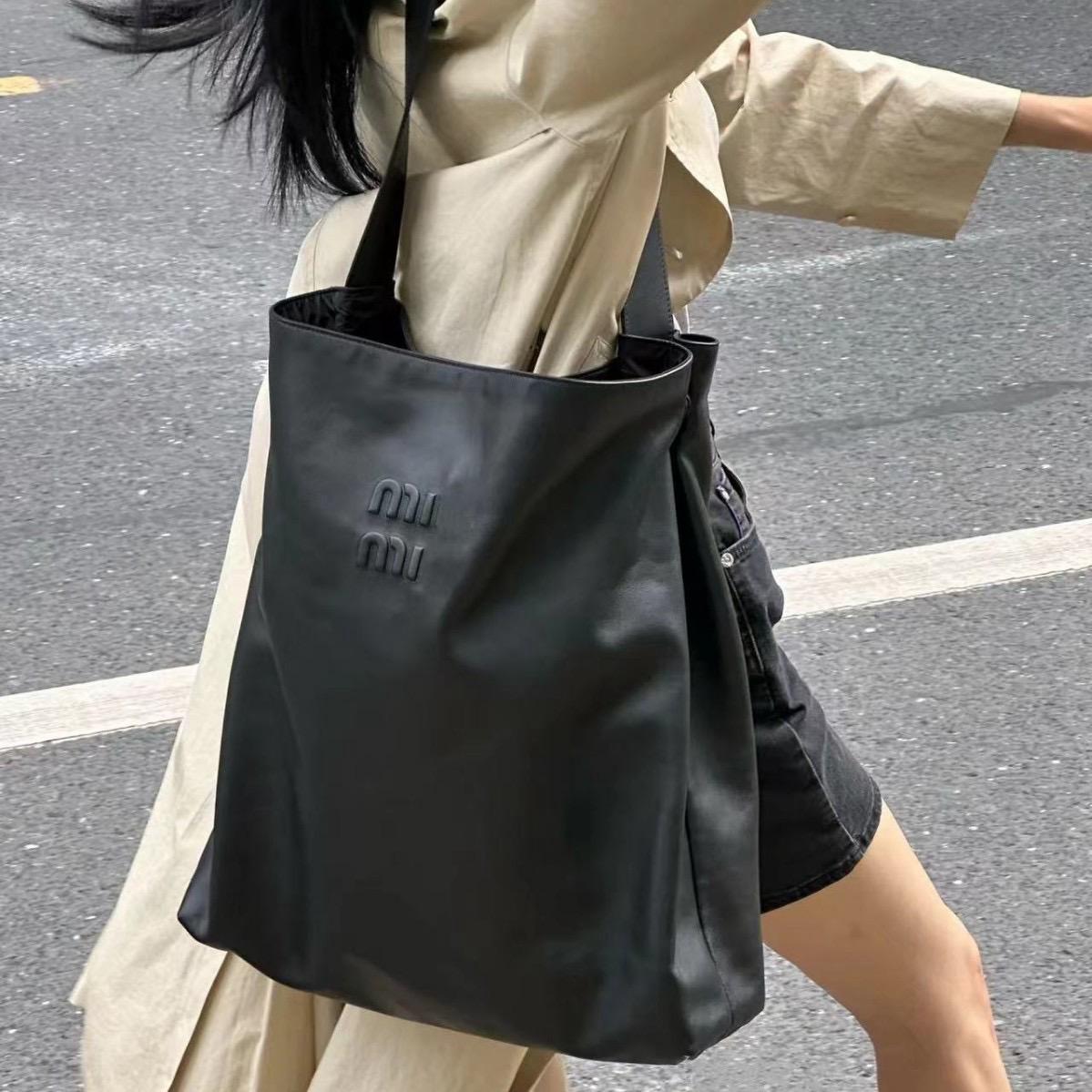 MIU MIU Large bags
