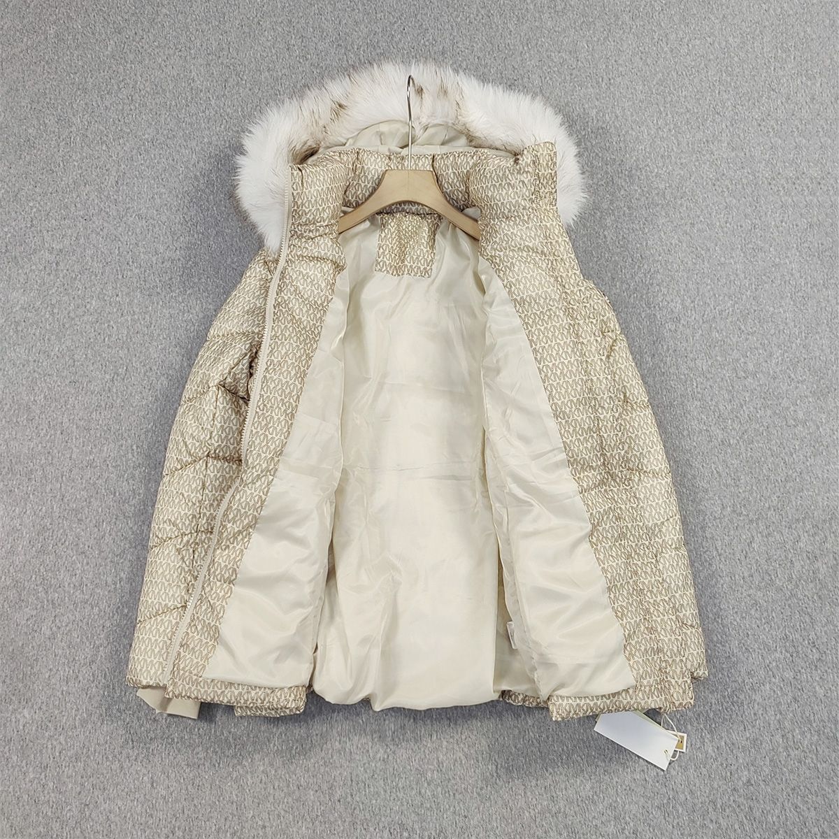 Michael Kors
Faux Fur Trim Belted Puffer Jacket