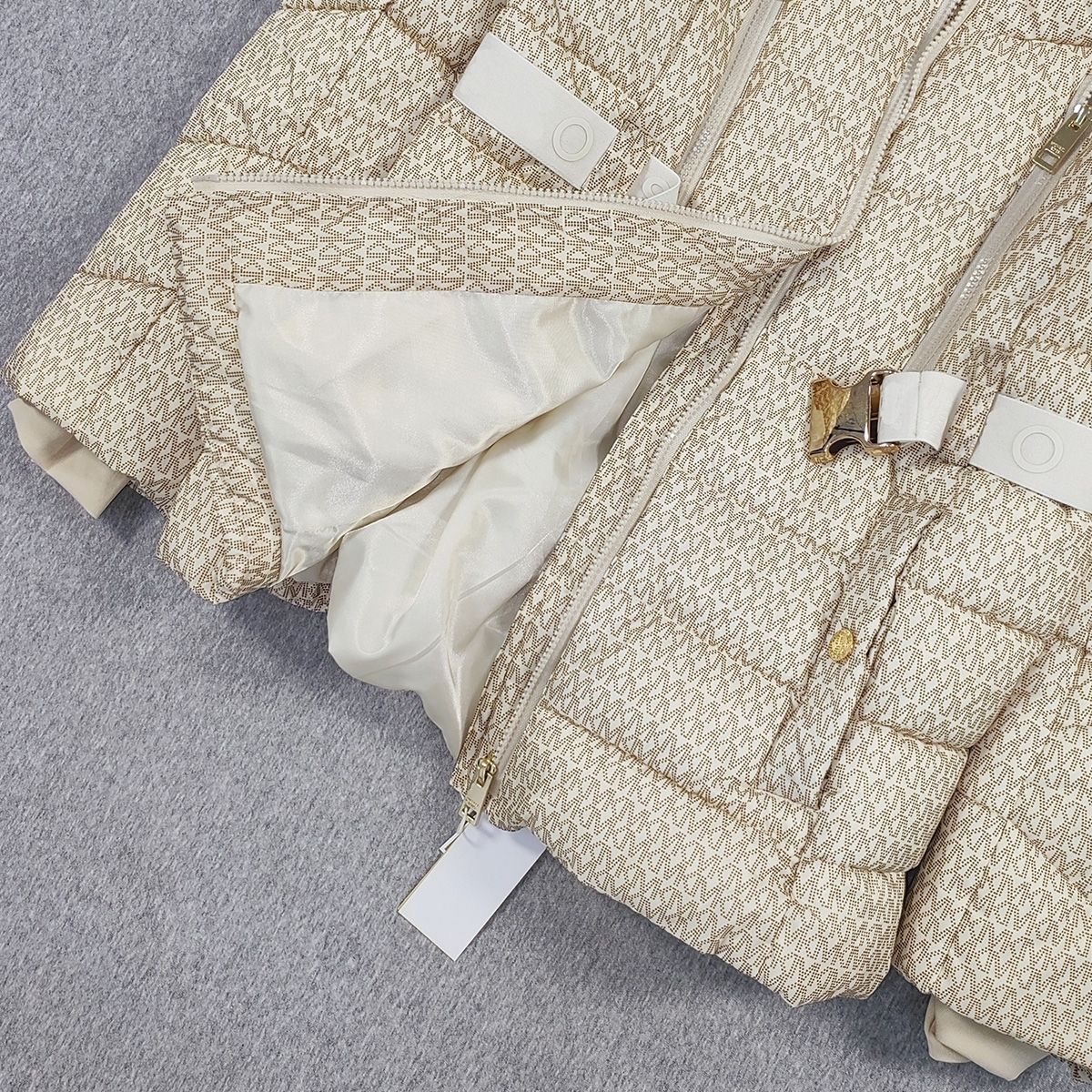 Michael Kors
Faux Fur Trim Belted Puffer Jacket