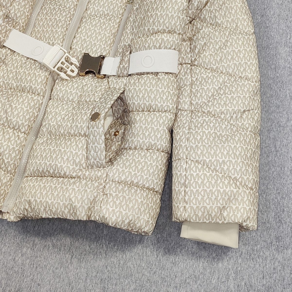 Michael Kors
Faux Fur Trim Belted Puffer Jacket