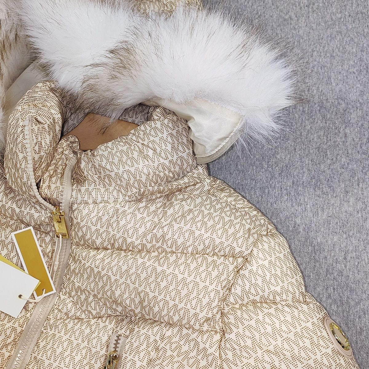 Michael Kors
Faux Fur Trim Belted Puffer Jacket