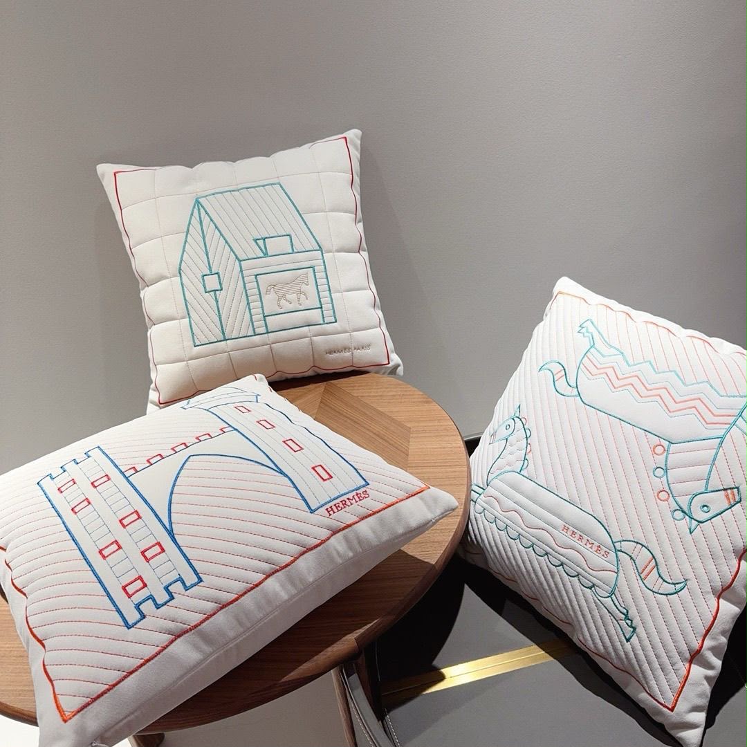 Hermès Epopee quilted pillow