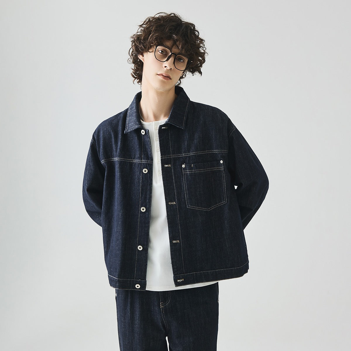 Men's Loose Denim Jacket with Chest Pocket