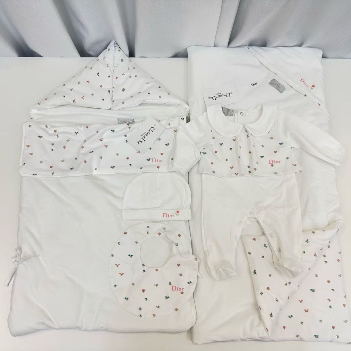 Dior  layette -print baby set