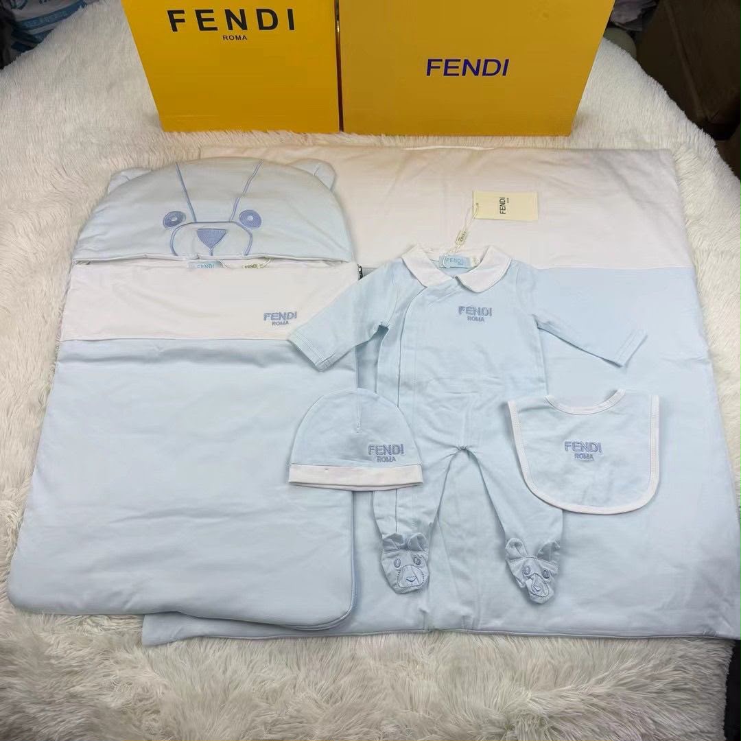 Fendi Kids Bear Motif 5-Piece Baby Set