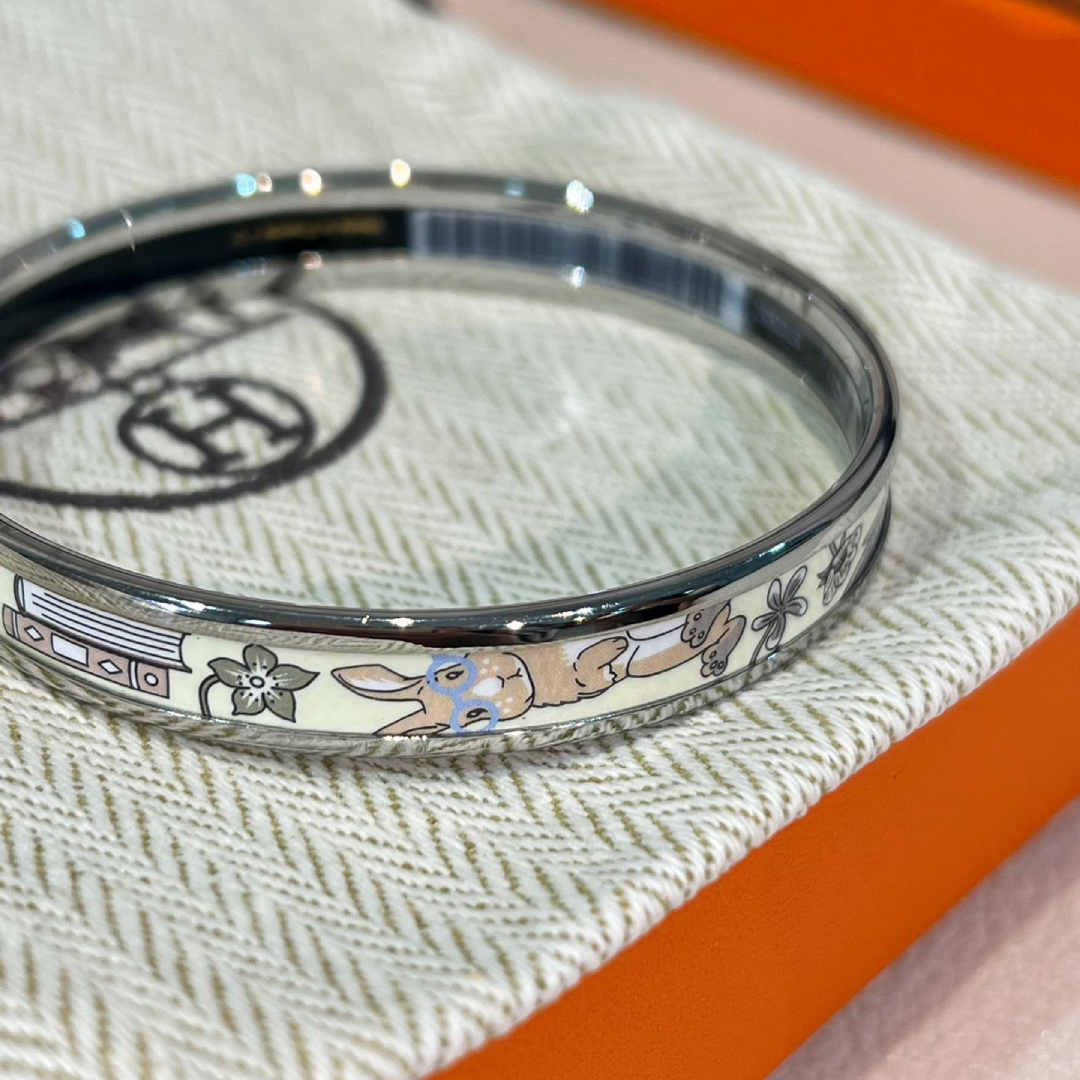 Hermes Elegant Enamel Bangles