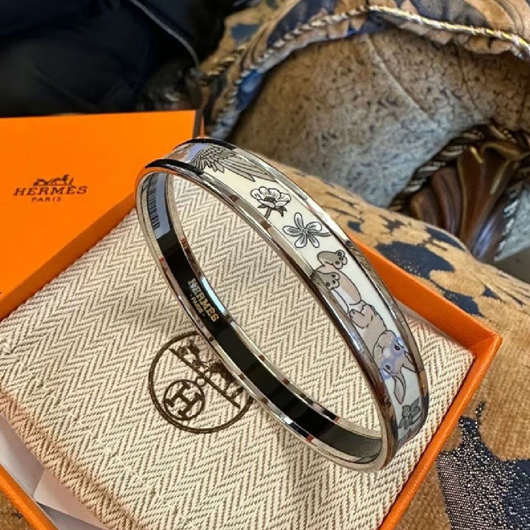 Hermes Elegant Enamel Bangles