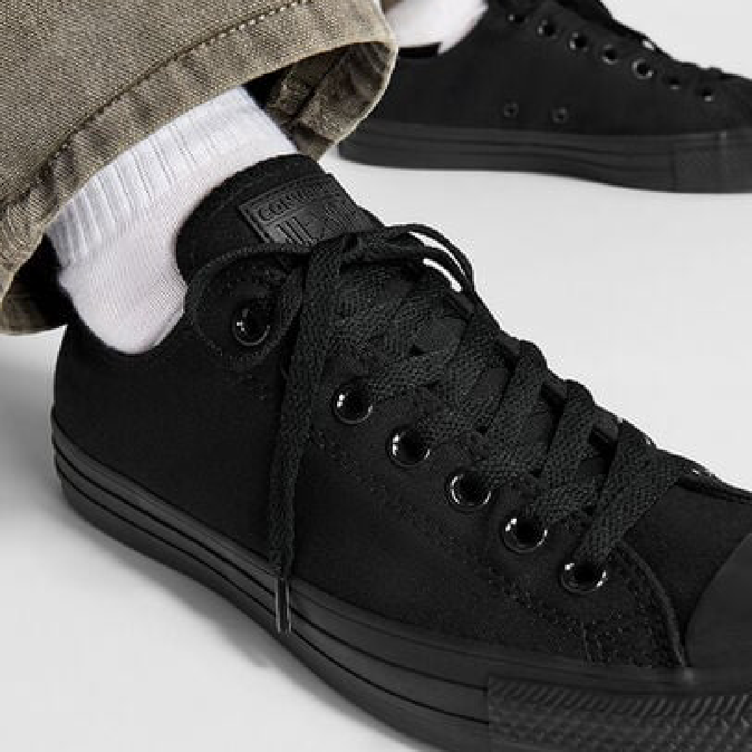 Converse Chuck Taylor All Star Classic Low-Top Sneakers