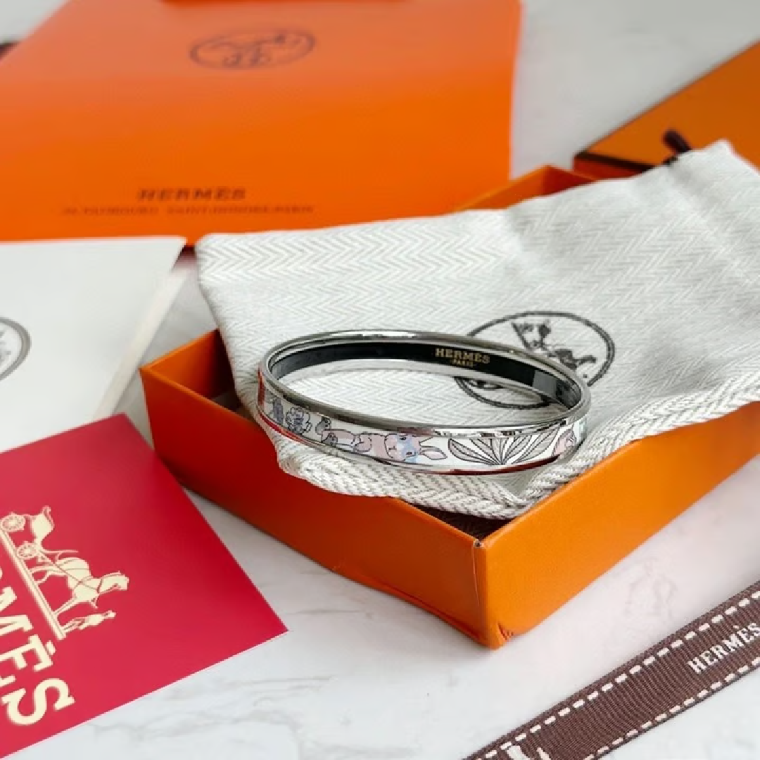 Hermes Elegant Enamel Bangles