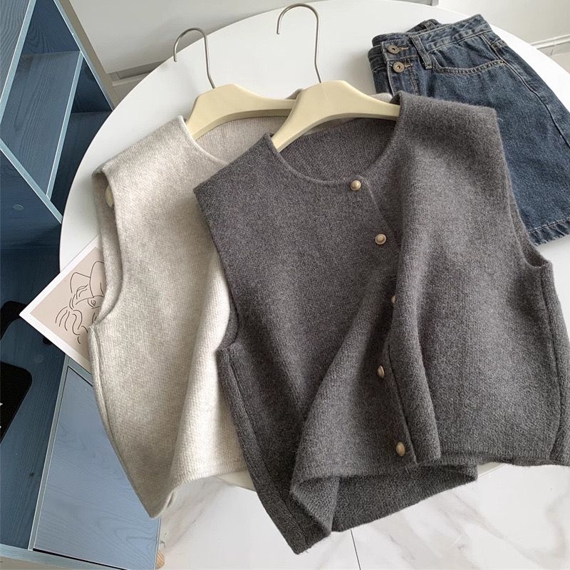 Demair knitted vest