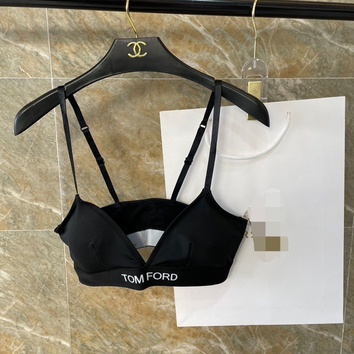 TOM FORD