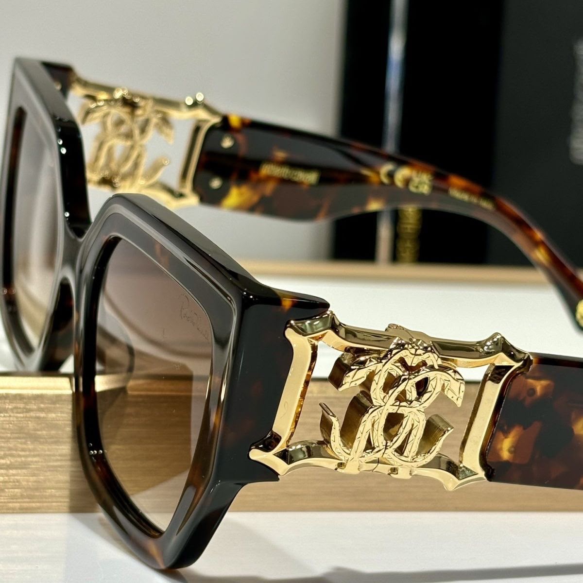 Roberto Cavalli SRC089 (0700)