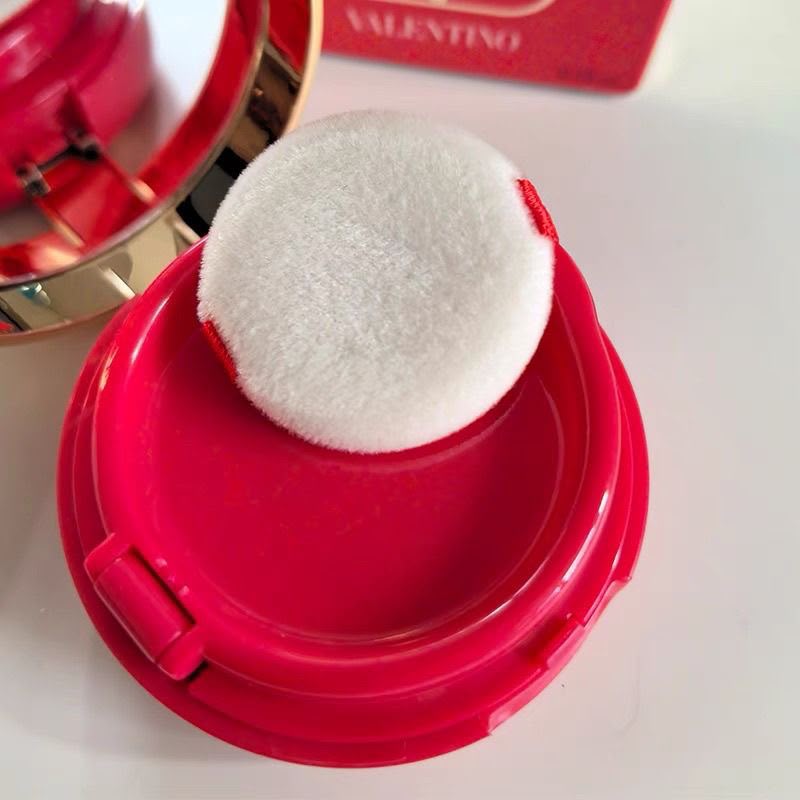 Valentino Light & Shadow Foundation