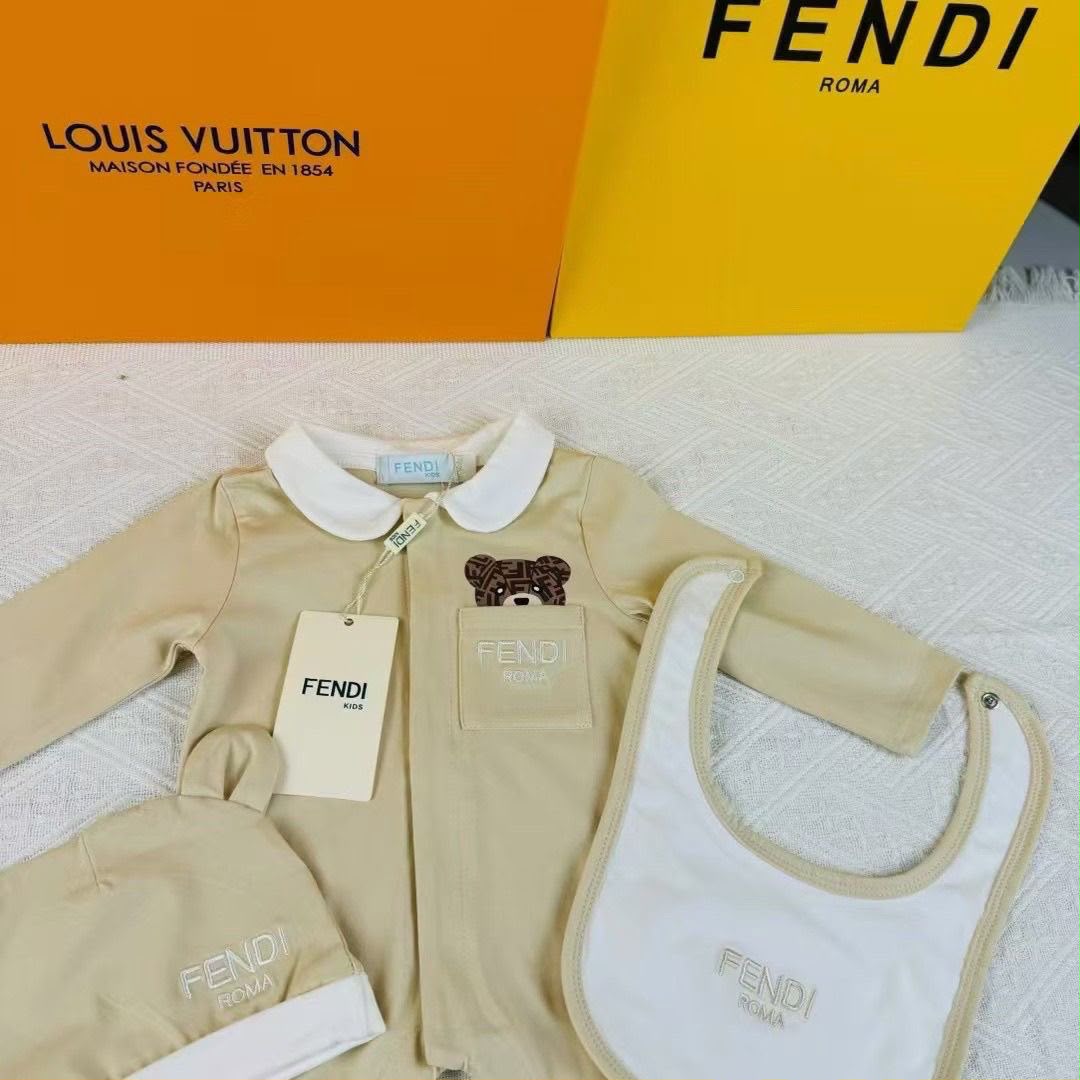 Fendi Cute Bear Motif Baby Set