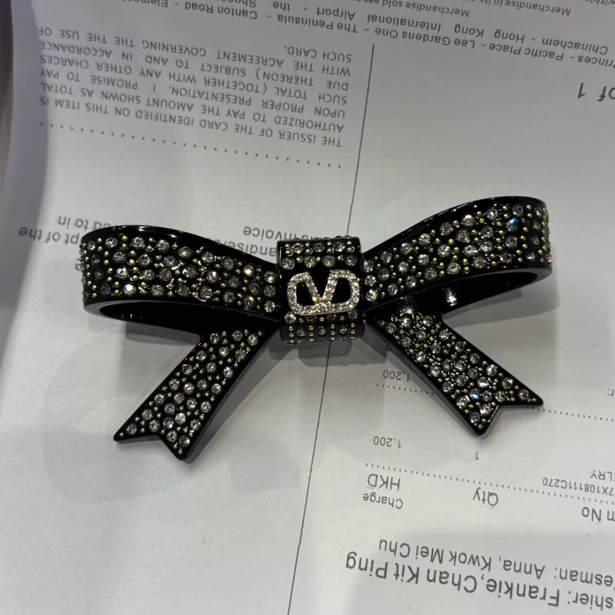 Valentino Garavani VLogo Signature Hair Clip