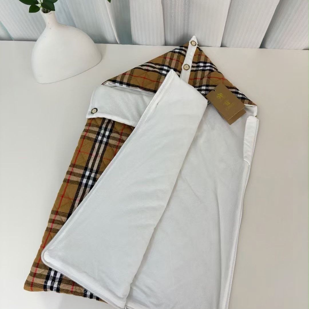 Burberry Classic Check Baby Set