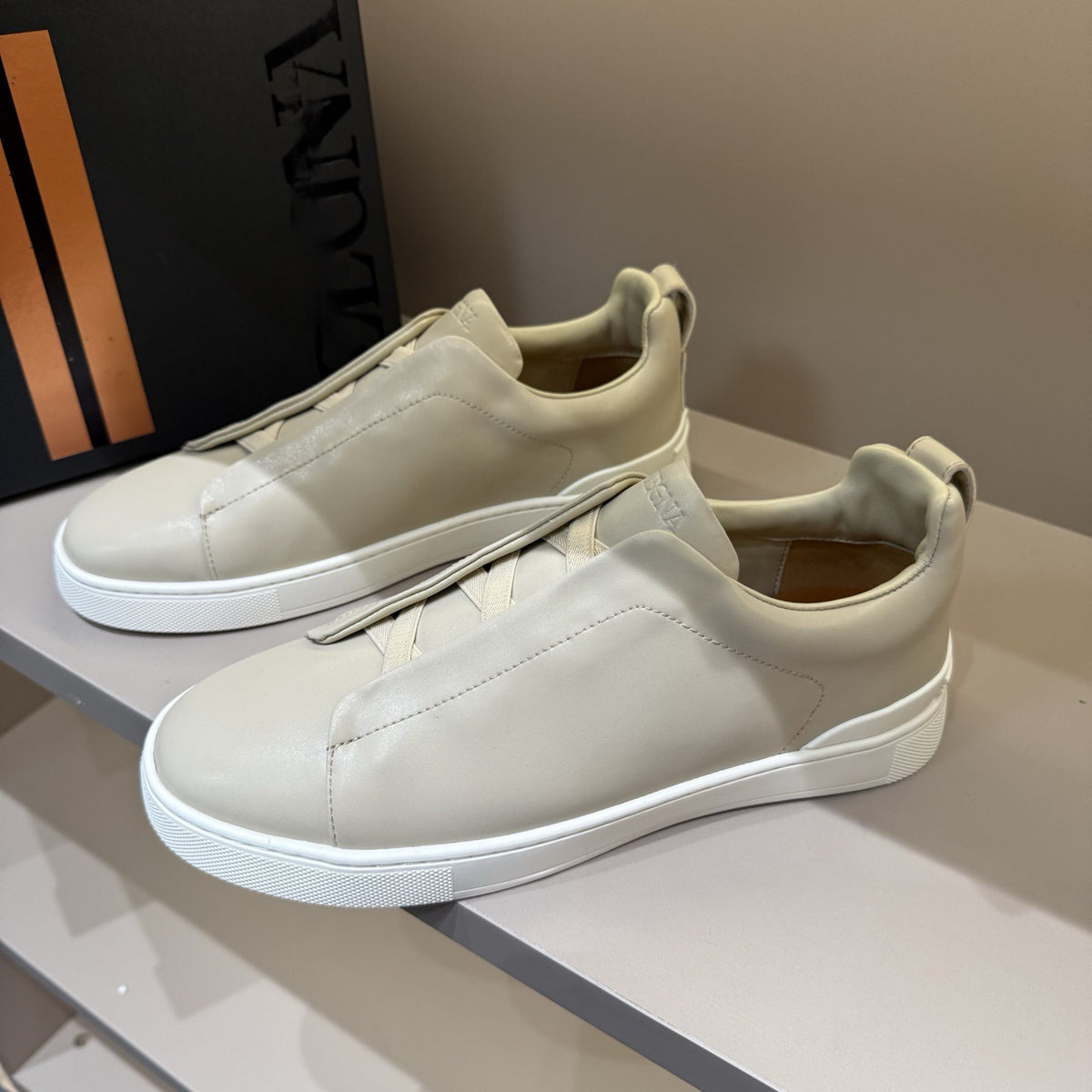 Men's Low-Top Leather Slip-On Loafers