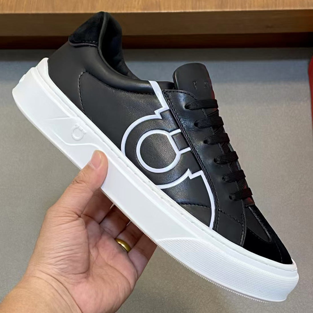 Men's Round-Toe Embossed Platform Sneakers