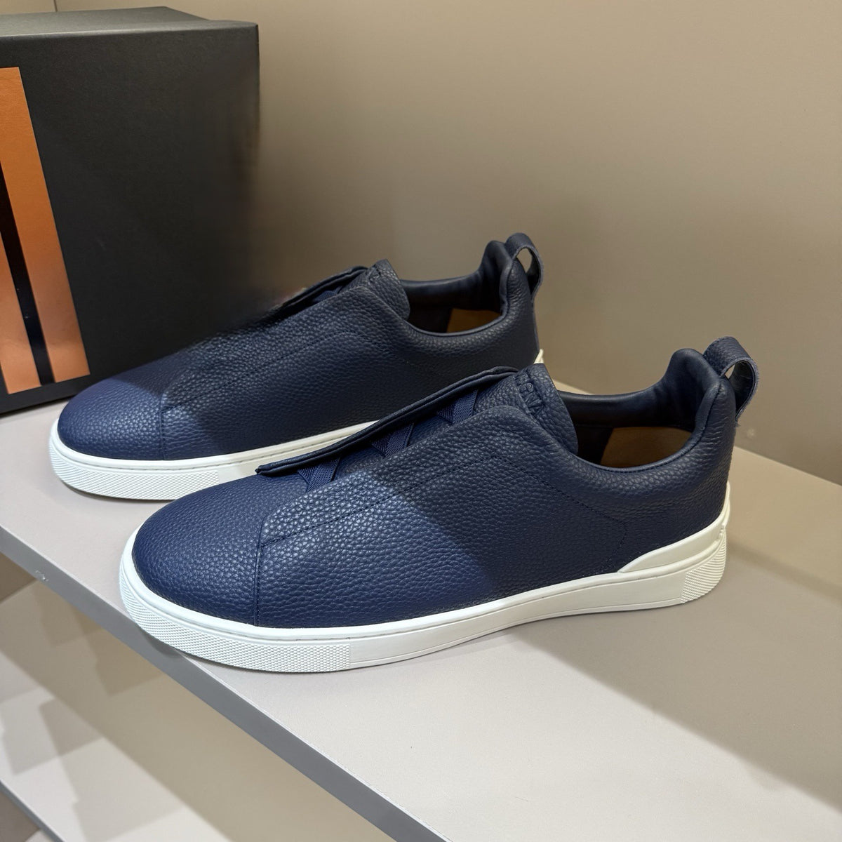 Men's Low-Top Leather Slip-On Loafers