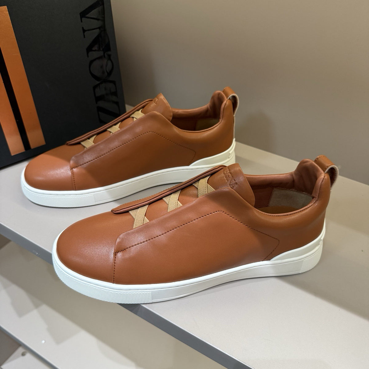 Men's Low-Top Leather Slip-On Loafers